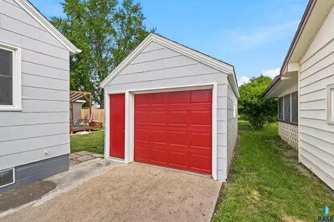 508 E 11th Ave, Mitchell, SD 57301 photo 14