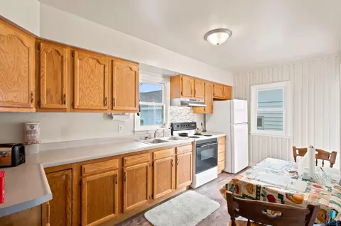 508 E 11th Ave, Mitchell, SD 57301 photo 4