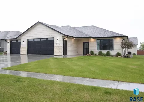 Exterior - 705 Quartzite Cir, Tea, SD 57064 photo 3 of 9