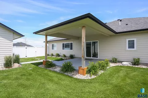 Exterior - 705 Quartzite Cir, Tea, SD 57064 photo 8 of 9