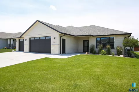 Exterior - 705 Quartzite Cir, Tea, SD 57064 photo 2 of 9