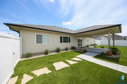 Exterior - 705 Quartzite Cir, Tea, SD 57064 photo 6 of 9