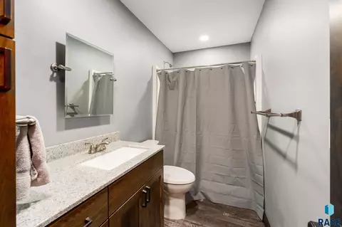 Bath - 513 Beck Dr, Alcester, SD 57001 photo 3 of 4