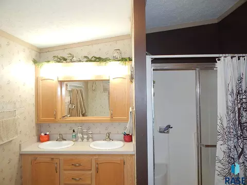 Bath - 100 Beach St, Fairview, SD 57027 photo 2 of 4