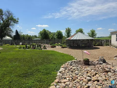 Exterior - 100 Beach St, Fairview, SD 57027 photo 9 of 13