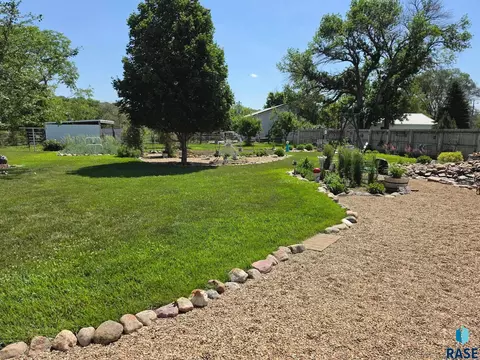 Exterior - 100 Beach St, Fairview, SD 57027 photo 10 of 13