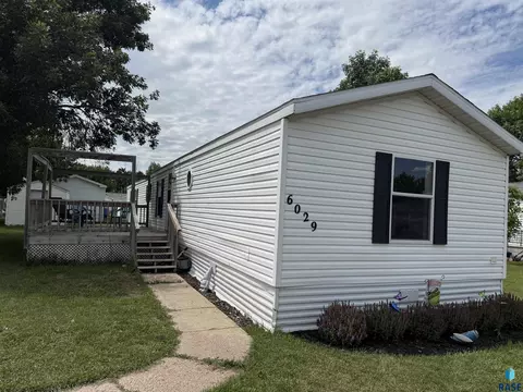6029 S Mckenzie Pl, Sioux Falls, SD 57106