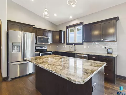 Kitchen - 1701 W River Bend St, Brandon, SD 57005 photo 3 of 5