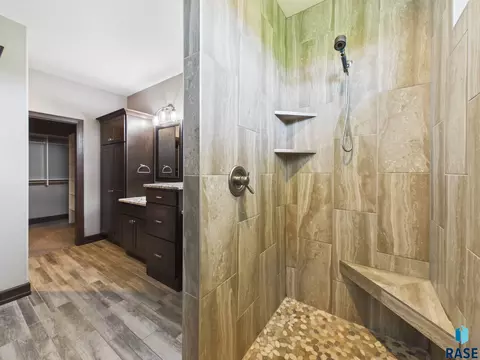 Bath - 1701 W River Bend St, Brandon, SD 57005 photo 2 of 4