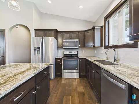 Kitchen - 1701 W River Bend St, Brandon, SD 57005 photo 1 of 5
