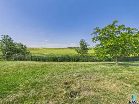 Exterior - 1701 W River Bend St, Brandon, SD 57005 photo 4 of 6