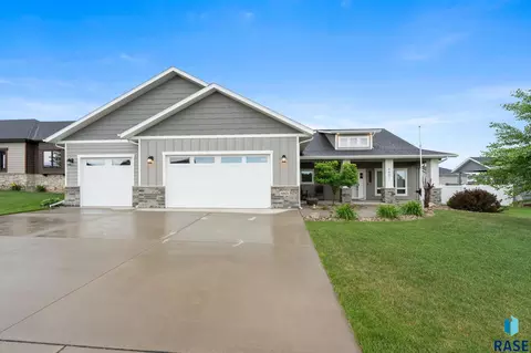 6601 E 33rd St, Sioux Falls, SD 57110 photo 2