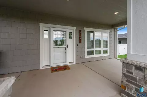 6601 E 33rd St, Sioux Falls, SD 57110 photo 5