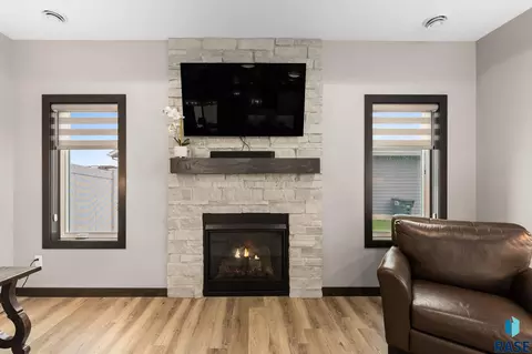 6601 E 33rd St, Sioux Falls, SD 57110 photo 10