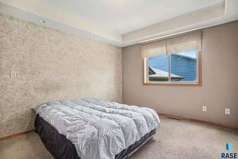 Bedroom - 7404 W 66th St, Sioux Falls, SD 57106 photo 2 of 4