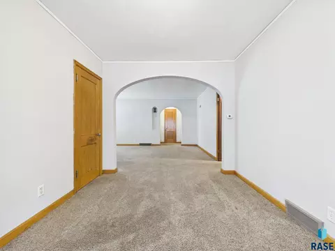 308 E 18th St, Sioux Falls, SD 57104 photo 4