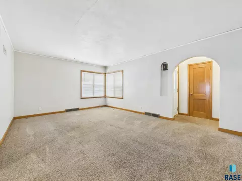 308 E 18th St, Sioux Falls, SD 57104 photo 5