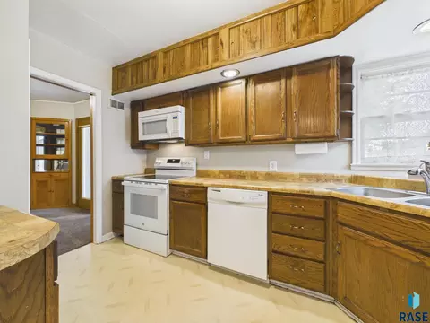 308 E 18th St, Sioux Falls, SD 57104 photo 11