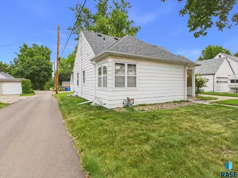 308 E 18th St, Sioux Falls, SD 57104 photo 3