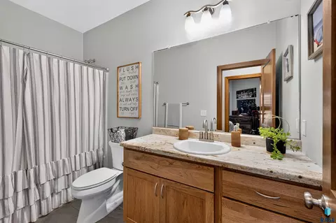 Bath - 2410 N Main Ave, Tea, SD 57064 photo 2 of 2