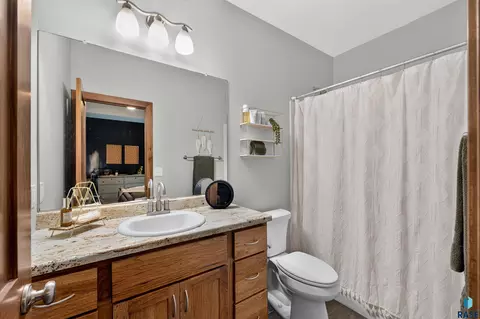 Bath - 2410 N Main Ave, Tea, SD 57064 photo 1 of 2