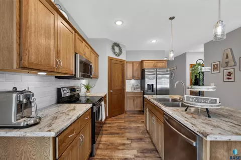 Kitchen - 2410 N Main Ave, Tea, SD 57064 photo 4 of 5