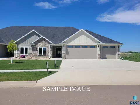 8114 E Norway Pine Trl, Sioux Falls, SD 57110 photo 1