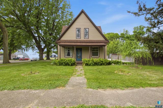 1101 Edgerly St, Larchwood, IA 51241