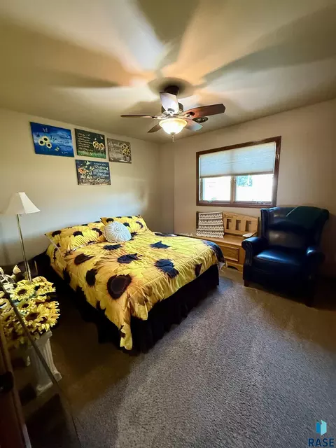 Bedroom - 909 W 16th Ave, Mitchell, SD 57301 photo 4 of 5