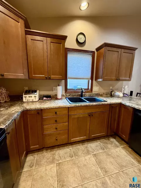 Kitchen - 909 W 16th Ave, Mitchell, SD 57301 photo 1 of 6