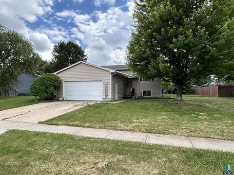 135 Carroll St, Tea, SD 57064