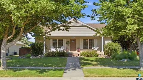 501 N Pasque Flower Trl, Brandon, SD 57005