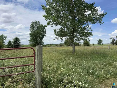 24912 406th Ave, Mitchell, SD 57301