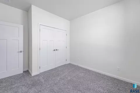 Bedroom - 6611 W Gresford Pl, Sioux Falls, SD 57106 photo 2 of 5