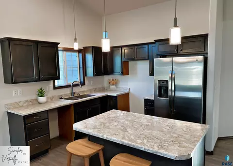 6611 W Gresford Pl, Sioux Falls, SD 57106 photo 3