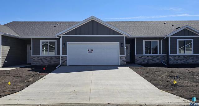 6611 W Gresford Pl, Sioux Falls, SD 57106