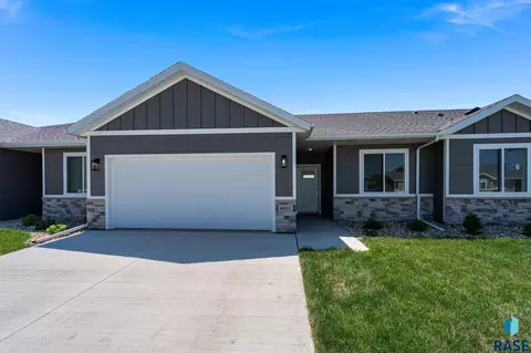Exterior - 6611 W Gresford Pl, Sioux Falls, SD 57106 photo 2 of 4