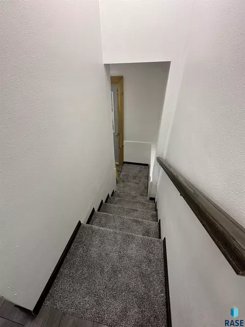 Entry Way - 120 W 5th St, Freeman, SD 57029 photo 5 of 7