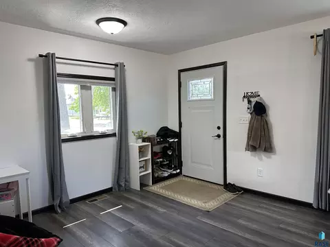 Entry Way - 120 W 5th St, Freeman, SD 57029 photo 2 of 7