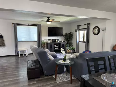 Living - 120 W 5th St, Freeman, SD 57029 photo 3 of 4