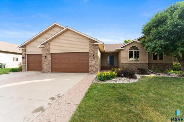 7205 S Heatherridge Ave, Sioux Falls, SD 57108