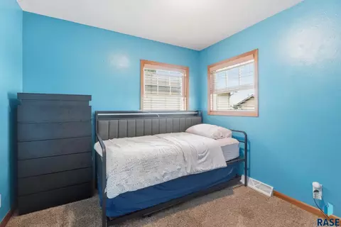Bedroom - 120 S 7th Ave, Brandon, SD 57005 photo 3 of 4