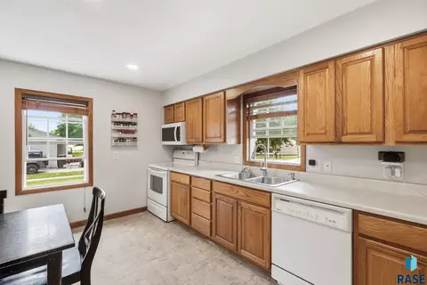 Kitchen - 120 S 7th Ave, Brandon, SD 57005 photo 1 of 1
