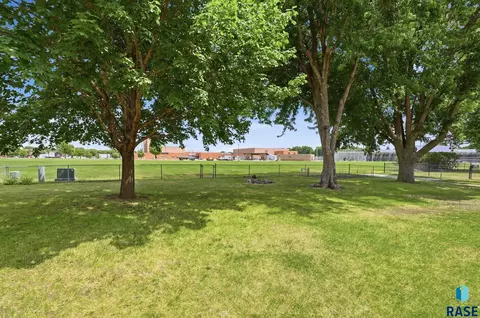Exterior - 120 S 7th Ave, Brandon, SD 57005 photo 7 of 7