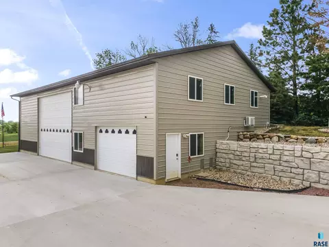 Exterior - 47527 255th St, Renner, SD 57055 photo 8 of 18