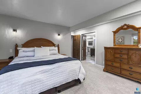 Bedroom - 47527 255th St, Renner, SD 57055 photo 2 of 12