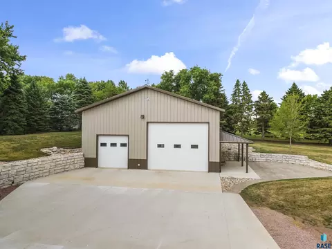 Exterior - 47527 255th St, Renner, SD 57055 photo 5 of 18