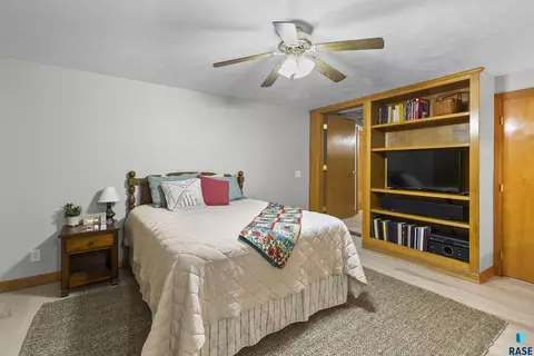Bedroom - 47527 255th St, Renner, SD 57055 photo 3 of 12