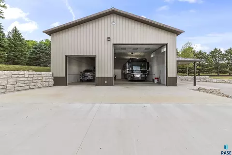 Exterior - 47527 255th St, Renner, SD 57055 photo 14 of 18