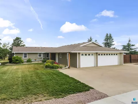 Exterior - 47527 255th St, Renner, SD 57055 photo 6 of 18